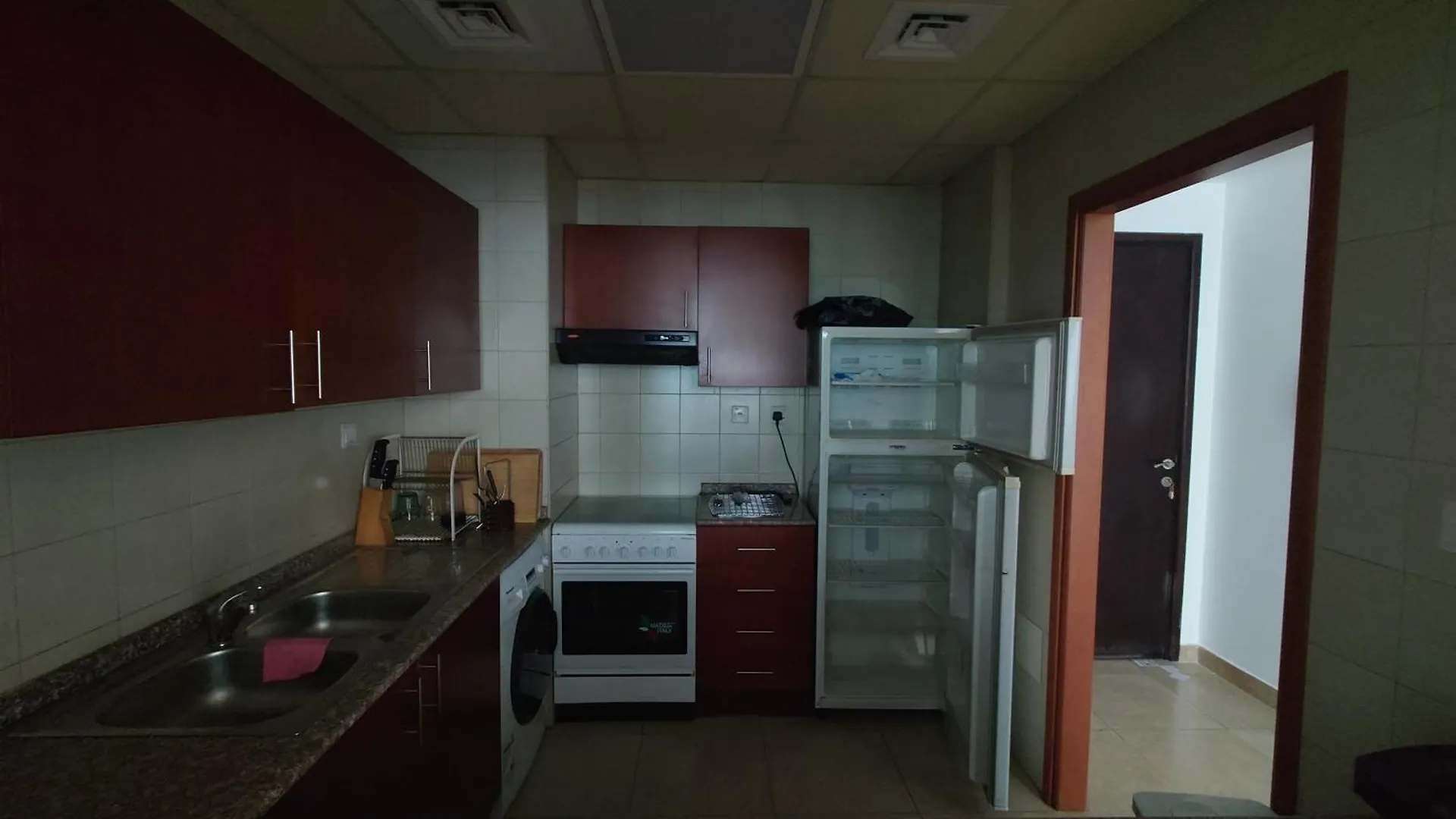 Spacious 1 Bedroom Plus Hall In Marina Dubai United Arab Emirates
