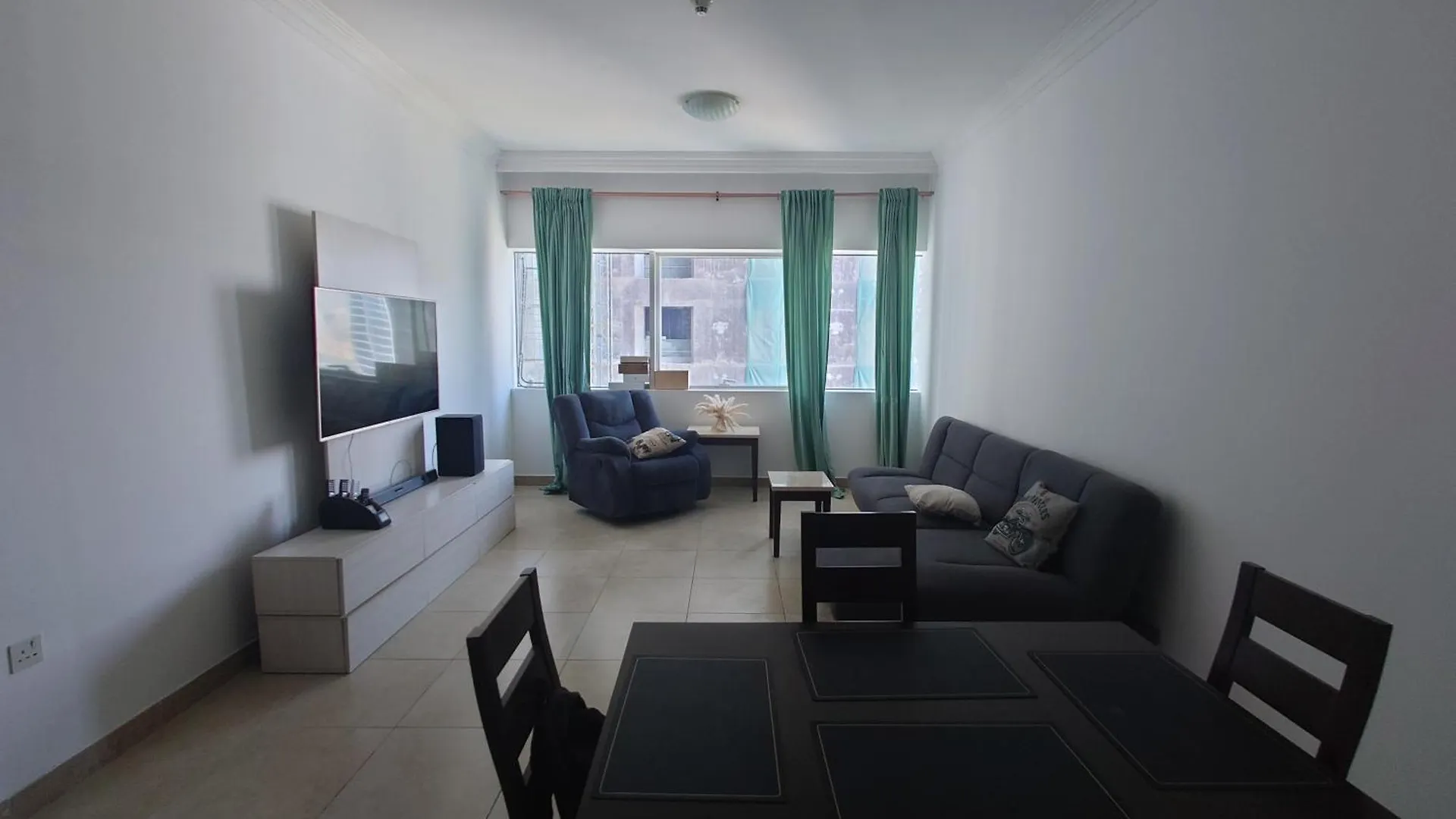 Spacious 1 Bedroom Plus Hall In Marina Dubai Apartment