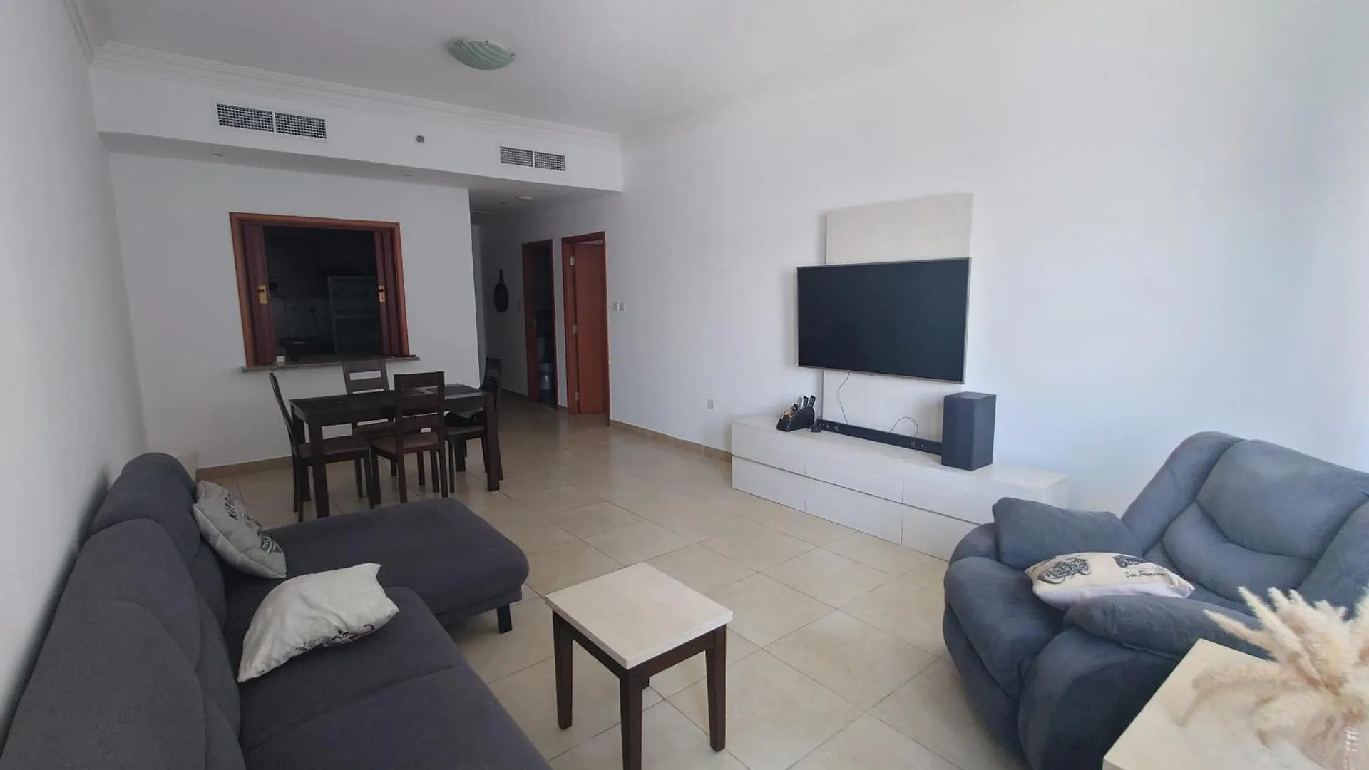 Apartment Spacious 1 Bedroom Plus Hall In Marina Dubai United Arab Emirates
