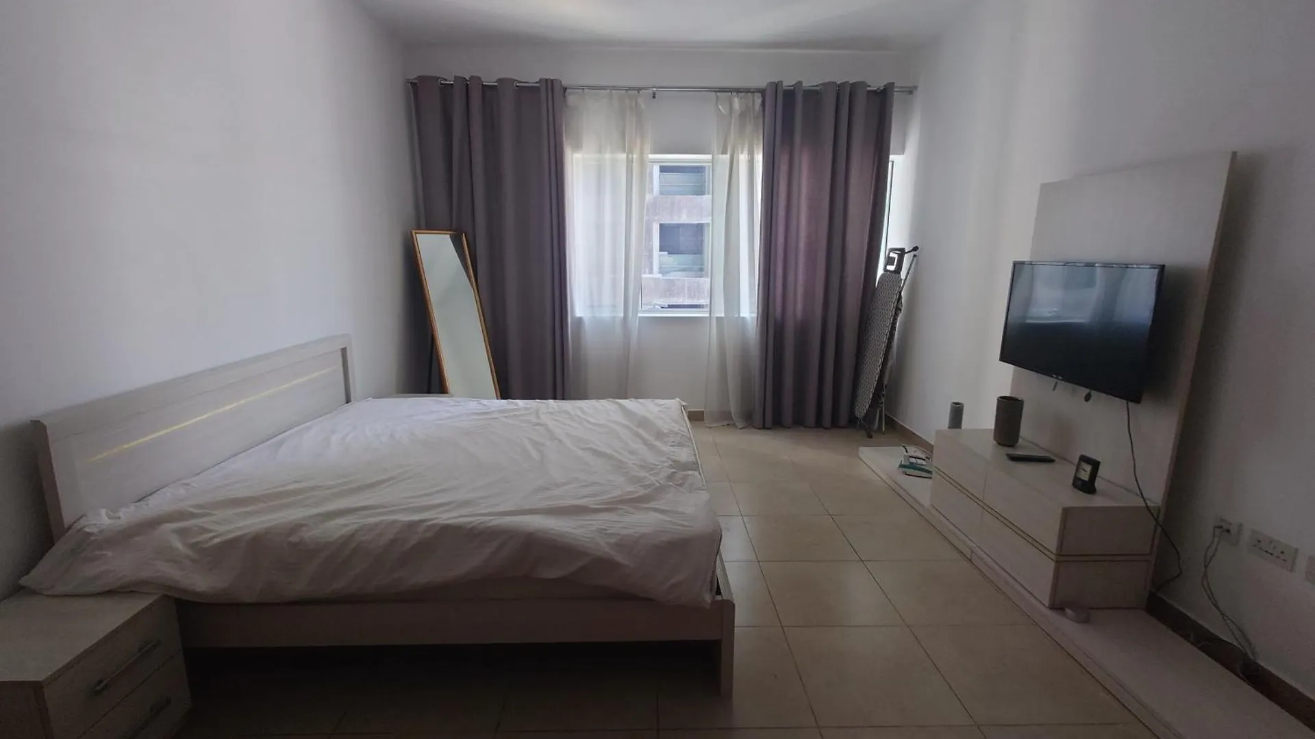 Spacious 1 Bedroom Plus Hall In Marina Dubai