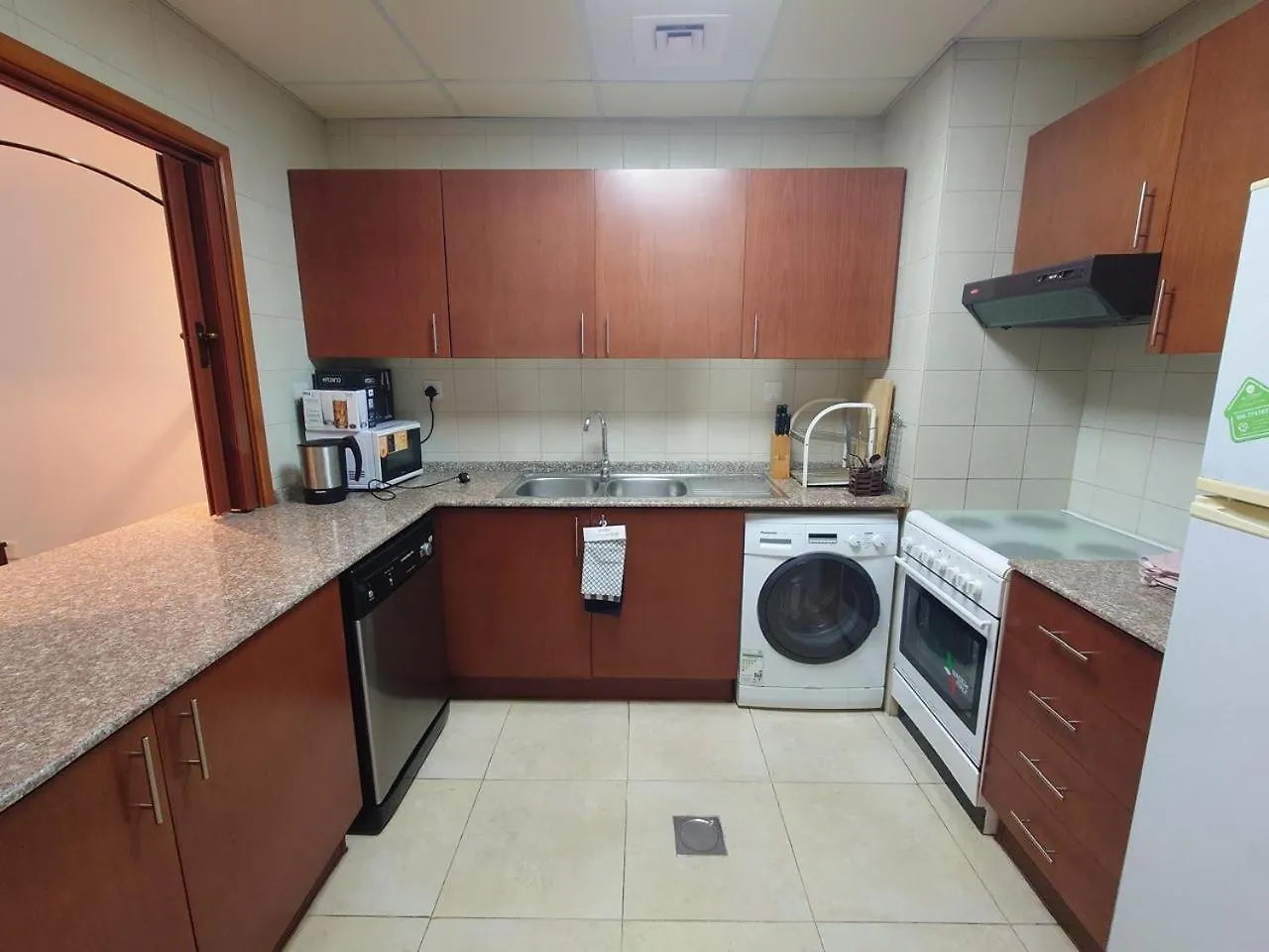 Spacious 1 Bedroom Plus Hall In Marina Dubai United Arab Emirates